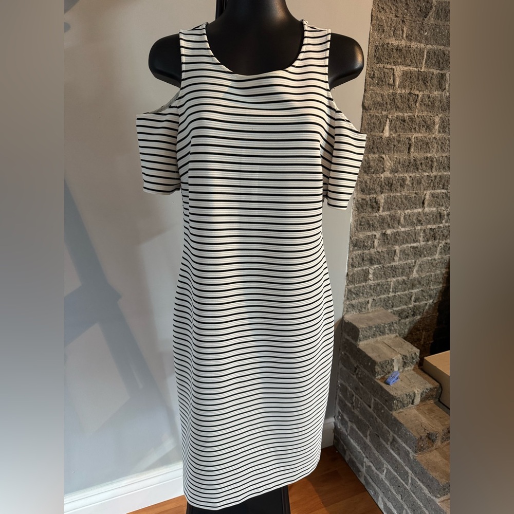 Open shoulder striped dress. EUC